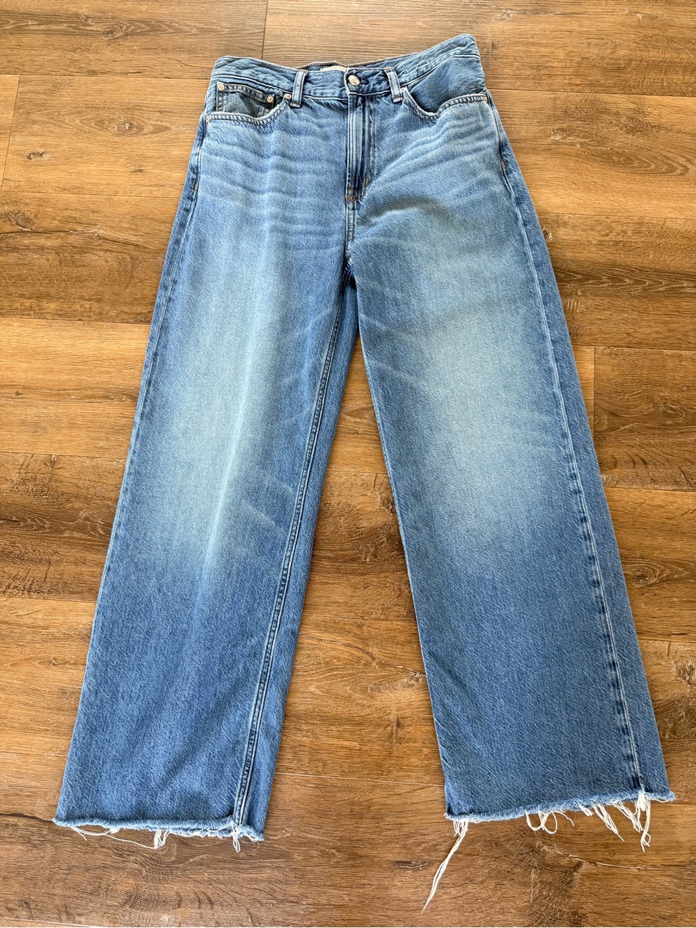 Madewell The Low-Slung Baggy Jean in Airy Denim - Picture 8 of 14